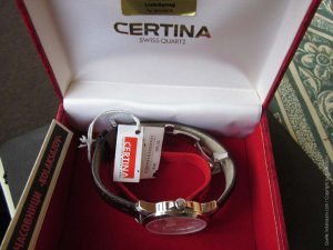 Certina-C001.410.16.037.01-Analoguhr-Swiss-Made-mit-Rose-Gold