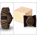 Laimer-Herrenuhr-aus-Holz-Armbanduhr-als-Naturprodukt-aus-Sandelholz-4